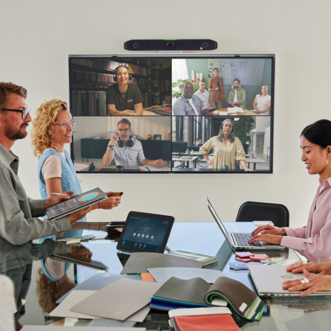 Конференц-камера Poly Studio X52 All-In-One Video Bar
